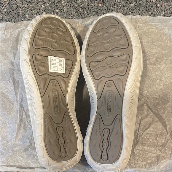 NEW !!! Skechers Reggae-Fest Manzanita Vegan Taupe Slip-On Shoes - Picture 3 of 4